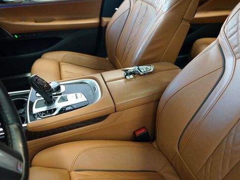 Used 2022 BMW 750i xDrive w/ Executive Package AWD/4WD image 33