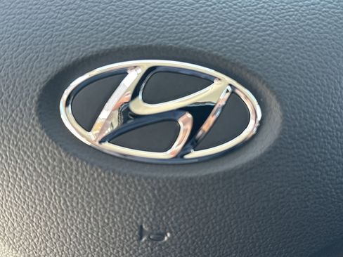 New 2025 Hyundai Venue Limited image 26