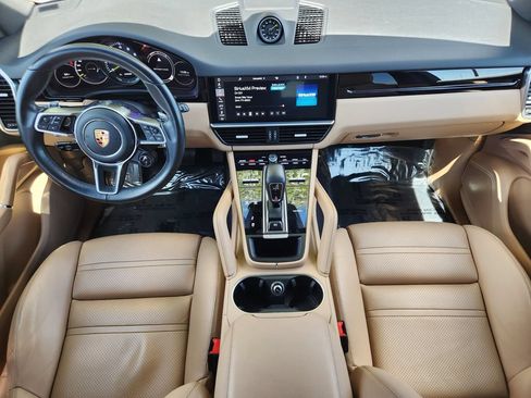 Used 2019 Porsche Cayenne E-Hybrid AWD/4WD image 16