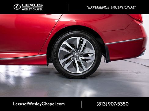 Used 2020 Honda Accord Touring image 11