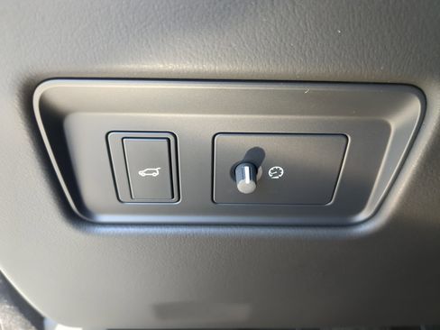 New 2026 Jaguar F-PACE R-Dynamic S image 26