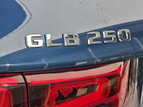 Used 2022 Mercedes-Benz GLB 250 image 10