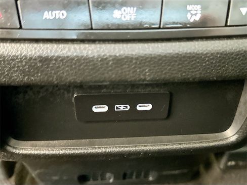 Used 2025 Honda Pilot Touring image 27