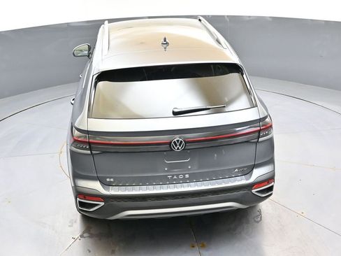 Used 2025 Volkswagen Taos SE AWD/4WD image 39