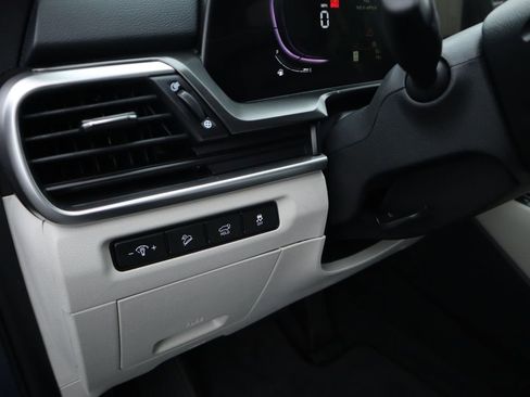 New 2025 Kia Telluride S image 28