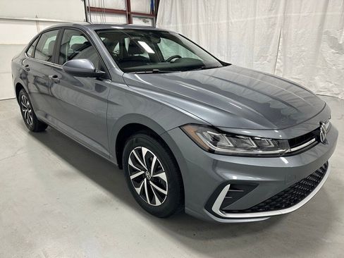 Used 2025 Volkswagen Jetta S image 1