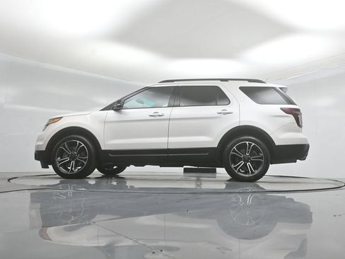 Used 2015 Ford Explorer Sport w/ Equipment Group 401A AWD/4WD image 48