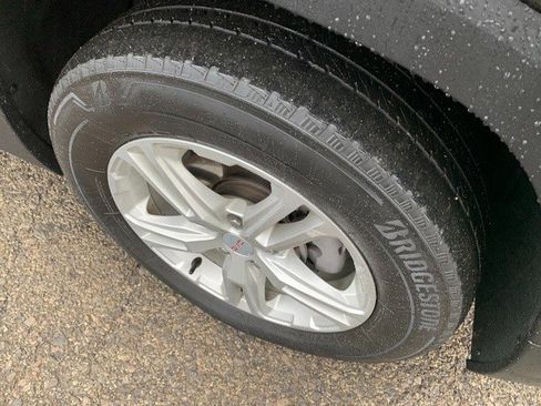 Certified 2022 GMC Terrain SLE w/ Driver Convenience Package image 9