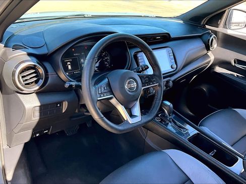Used 2021 Nissan Kicks SR w/ SR Premium Package image 17