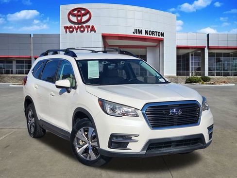 Used 2020 Subaru Ascent Premium w/ Convenience Package image 1