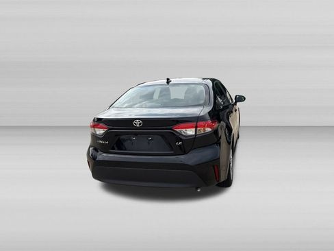 Used 2025 Toyota Corolla LE FWD image 5