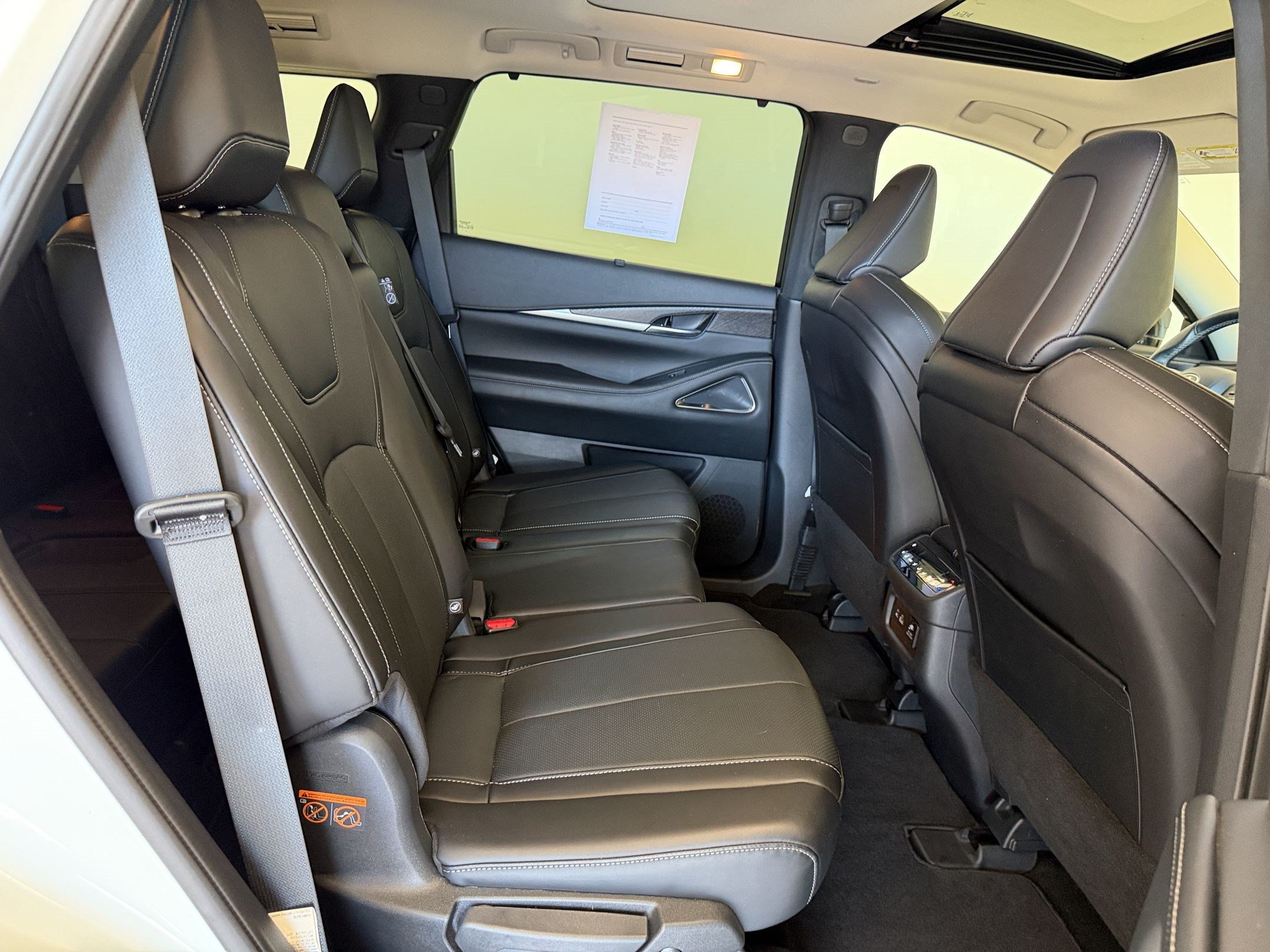 Used 2025 INFINITI QX60 Sensory w/ Vision Package AWD/4WD image 31