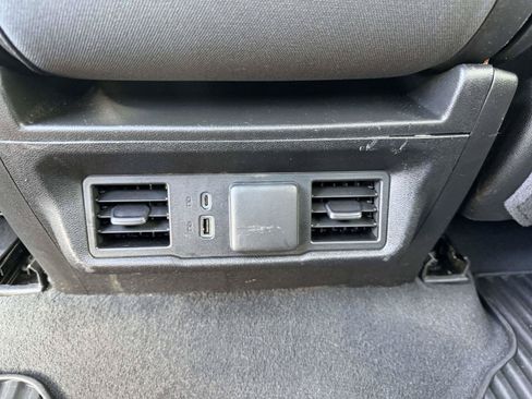 Used 2023 Chevrolet Silverado 1500 LT AWD/4WD image 15