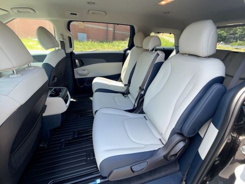 New 2026 Kia Carnival EX FWD image 29