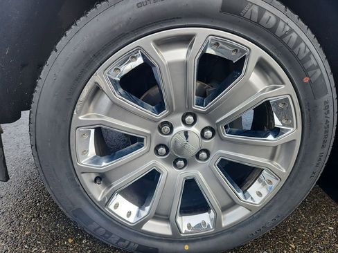 Used 2018 GMC Sierra 1500 Denali w/ Denali Ultimate Package image 12