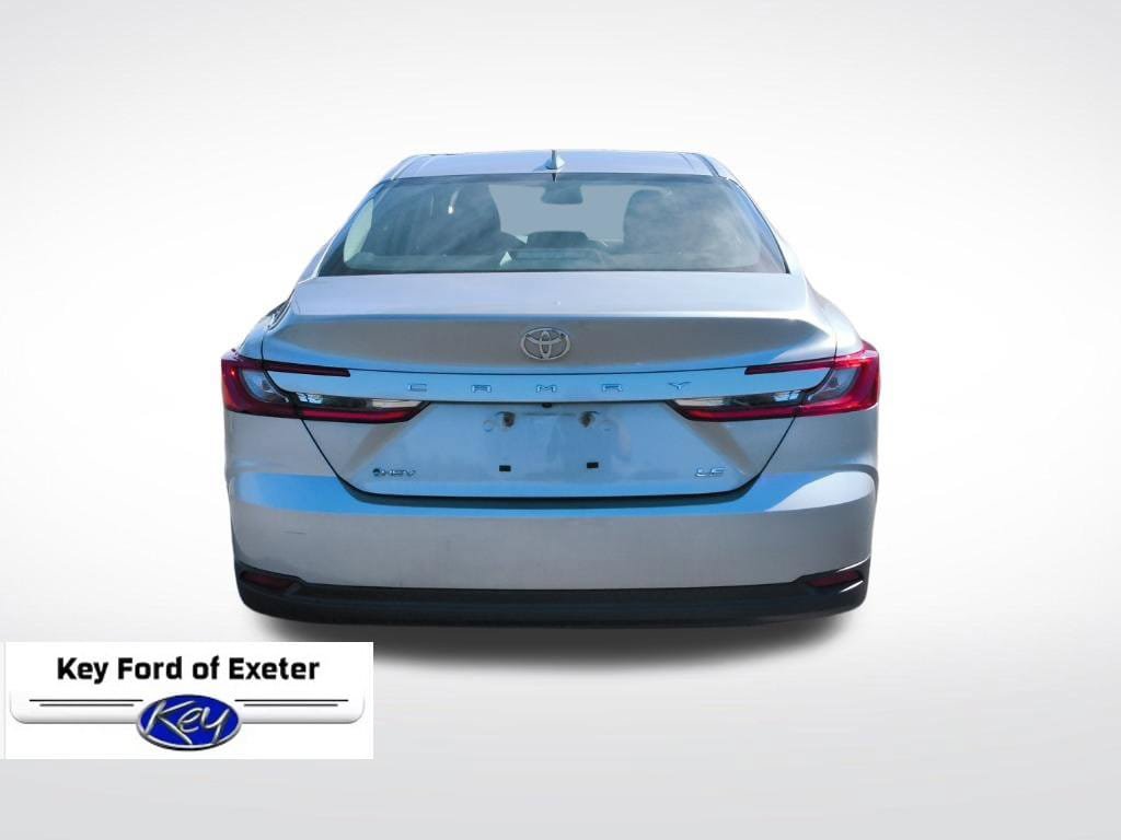Used 2025 Toyota Camry LE FWD image 11