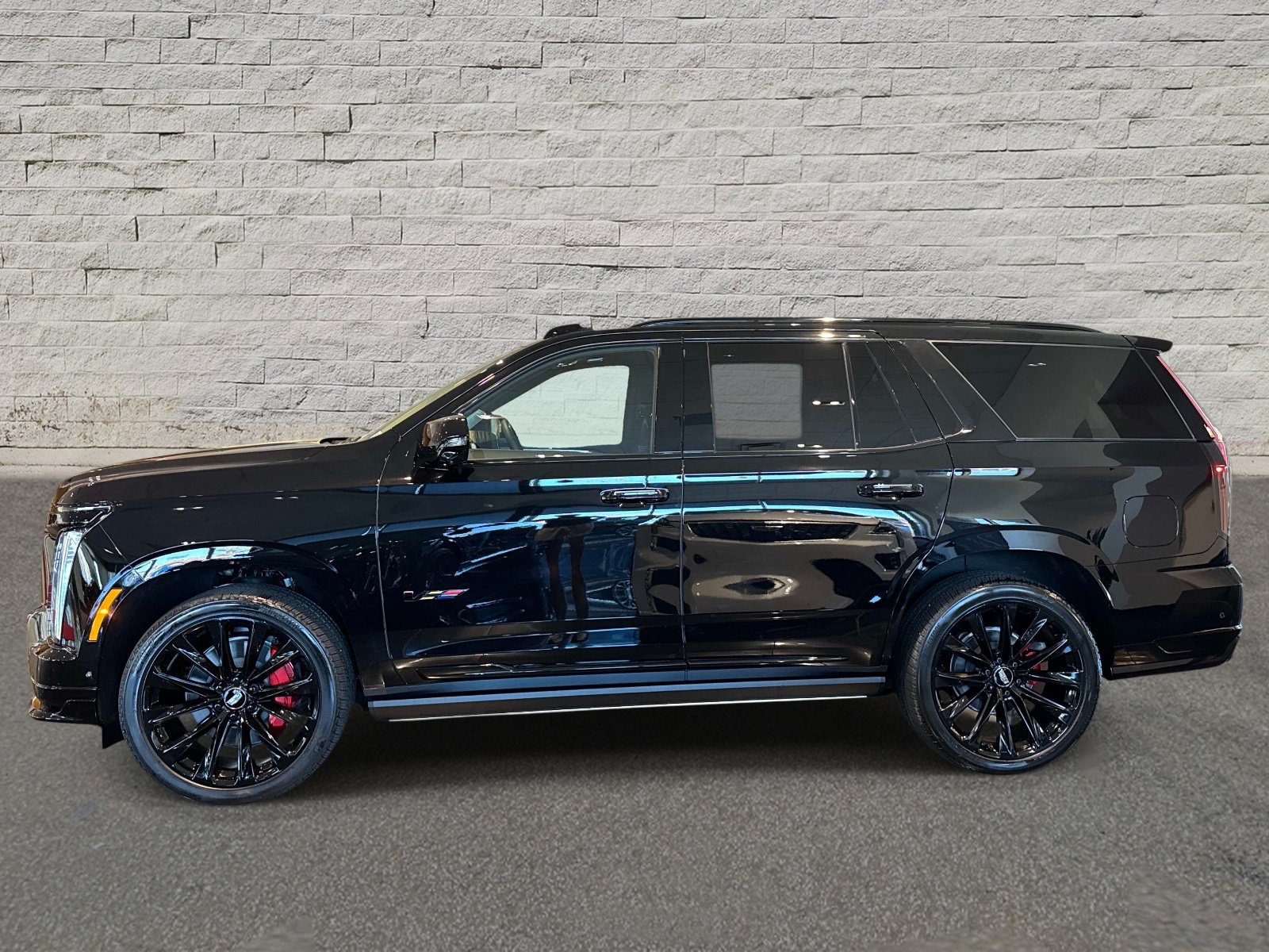Used 2026 Cadillac Escalade V w/ LPO, ONYX Package AWD/4WD image 2