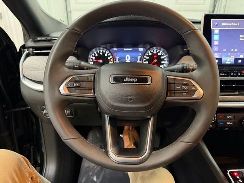 Used 2023 Jeep Compass Latitude AWD/4WD image 35