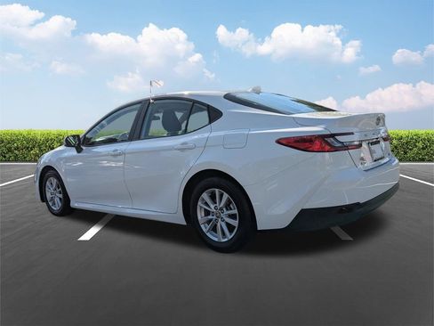 Used 2025 Toyota Camry LE FWD image 7