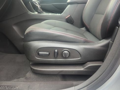 Certified 2024 Chevrolet Equinox RS FWD image 21