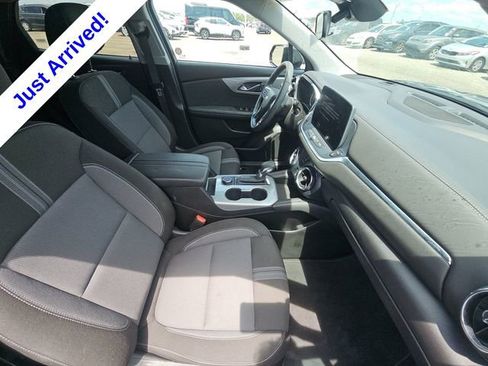 Used 2025 Chevrolet Blazer LT FWD image 7