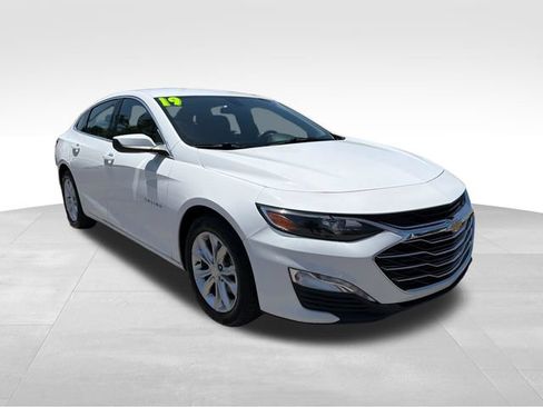Used 2019 Chevrolet Malibu LT FWD image 1