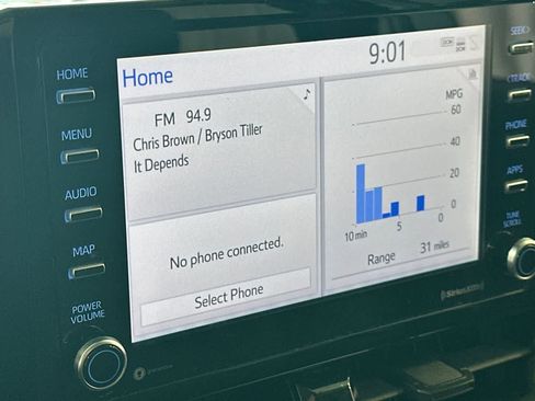 Used 2021 Toyota Corolla LE FWD image 19