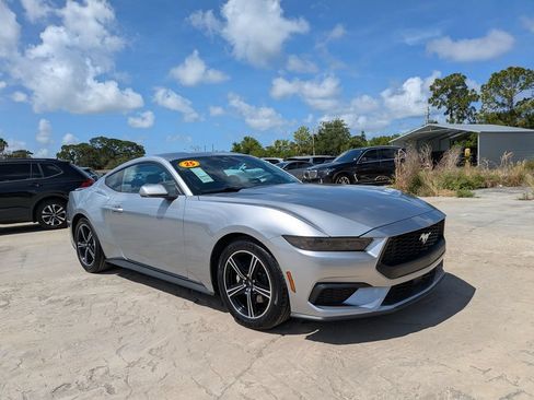 Used 2025 Ford Mustang Premium RWD image 2