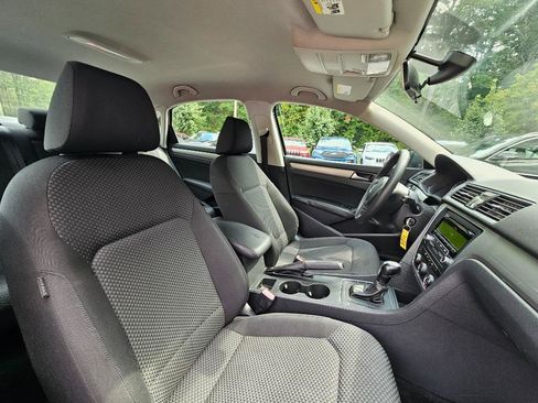 Used 2013 Volkswagen Passat S image 39