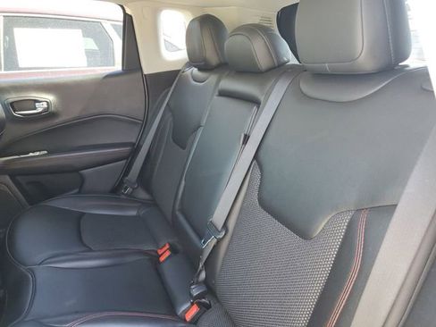 Used 2021 Jeep Compass Trailhawk image 12