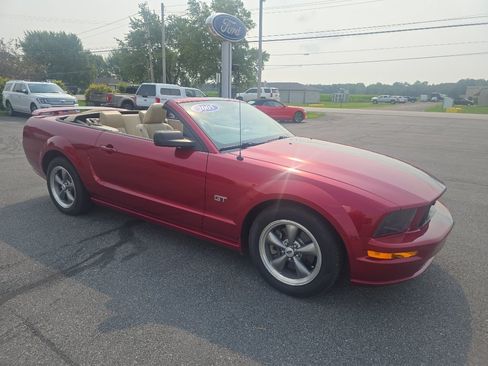 Used 2005 Ford Mustang GT Premium RWD image 4