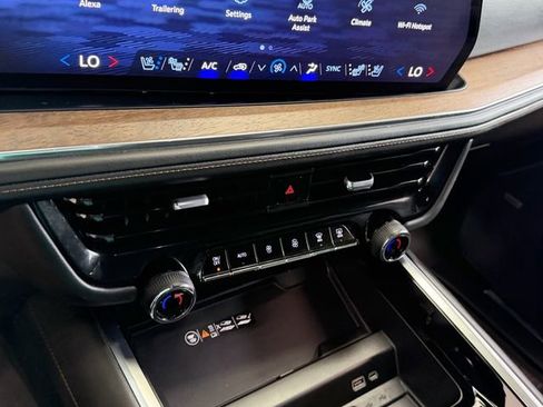 Certified 2025 Chevrolet Tahoe High Country RWD image 19