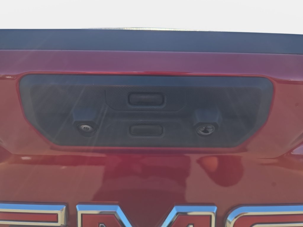 Used 2024 GMC Sierra 1500 AT4 w/ Technology Package AWD/4WD image 11
