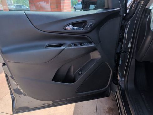 Used 2023 Chevrolet Equinox LT FWD image 12