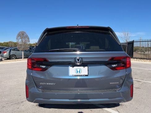 Used 2026 Honda Odyssey Touring image 5