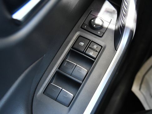 Used 2024 Toyota RAV4 XLE FWD image 35