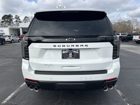 New 2026 Chevrolet Suburban Z71 image 8
