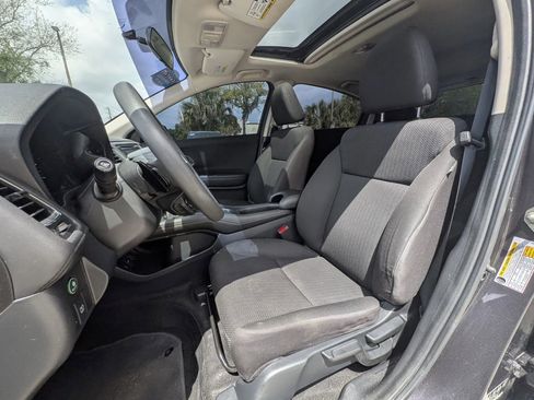 Used 2018 Honda HR-V EX image 15