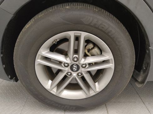 Used 2018 Hyundai Santa Fe Sport FWD image 31