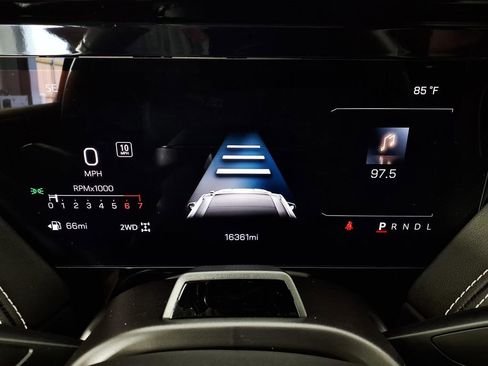 Used 2025 GMC Yukon XL AT4 Ultimate image 17