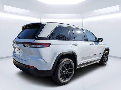 New 2026 Jeep Grand Cherokee Altitude AWD/4WD image 3