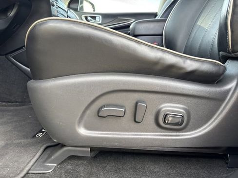 Used 2016 INFINITI QX60 AWD w/ Premium Package image 9