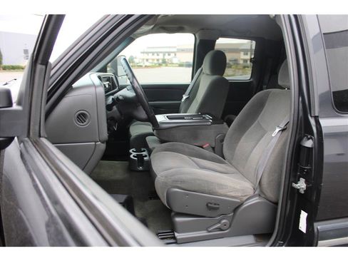 Used 2005 Chevrolet Silverado 1500 LS w/ Light Duty Power Package AWD/4WD image 8