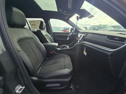 New 2026 Jeep Grand Cherokee Altitude AWD/4WD image 12