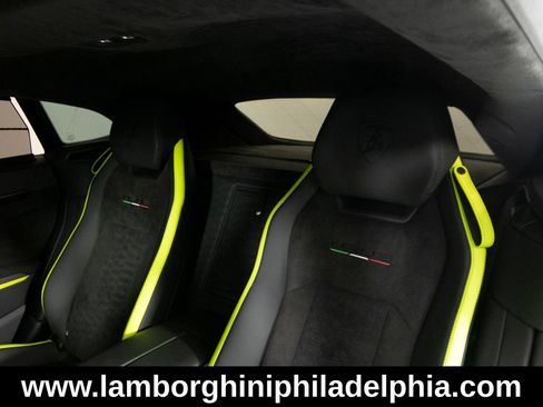 Used 2022 Lamborghini Urus AWD/4WD image 41
