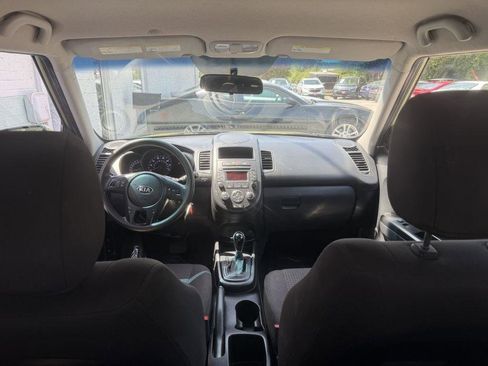 Used 2013 Kia Soul FWD image 7