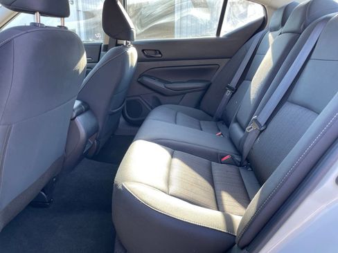 Used 2025 Nissan Altima 2.5 SV image 25