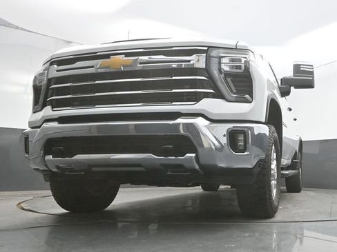 Used 2024 Chevrolet Silverado 2500 LTZ image 32