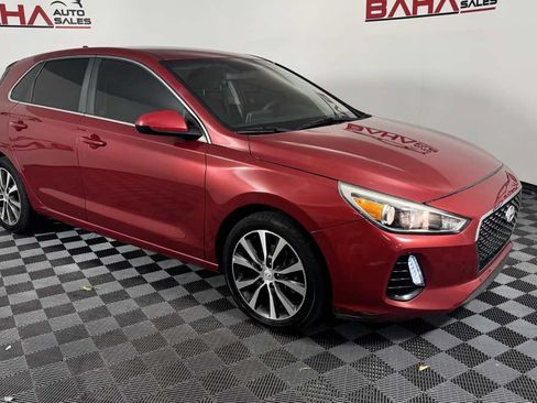 Used 2019 Hyundai Elantra GT FWD image 9