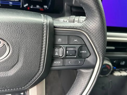 Used 2025 Toyota 4Runner TRD Off-Road Premium AWD/4WD image 8